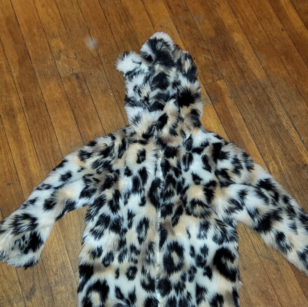 My favorite plush fur jacket 4t - Picture 3 of 7